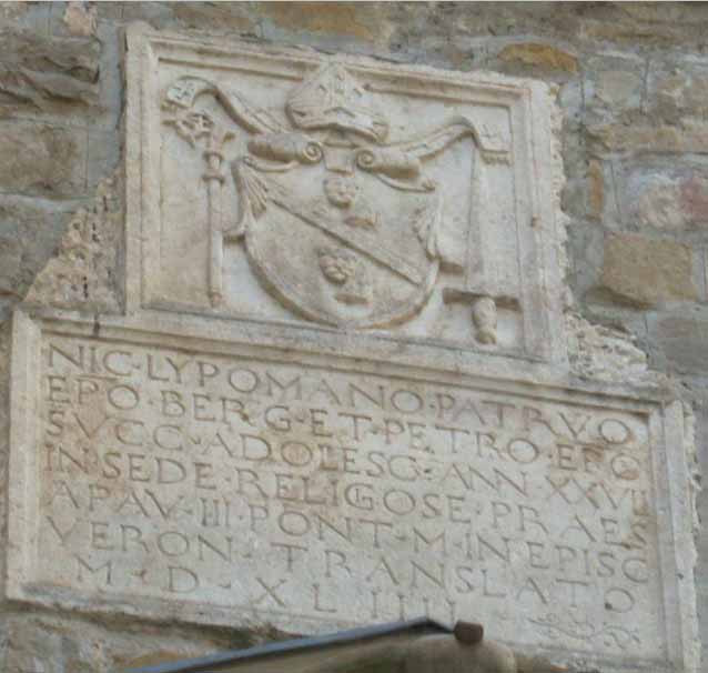 Porta d'ingresso della Curia Vescovile a Bergamo: stemma di Niccol Lippomano