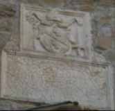 stemma di Niccol Lippomano sopra la porta d'ingresso della Curia Vescovile a Bergamo